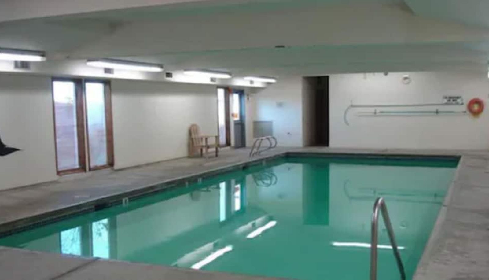 Piscina - The Dublin House Motel