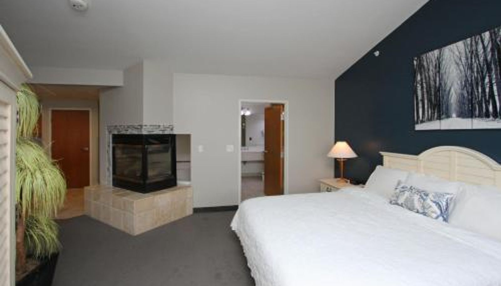 Suite - Bay Pointe Inn