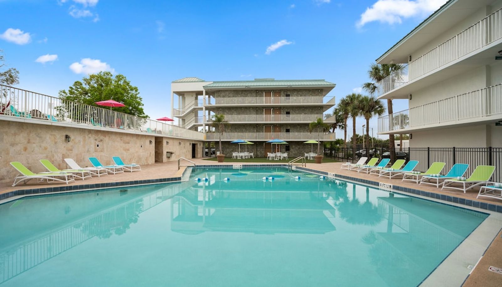 Info - Park Royal Orlando