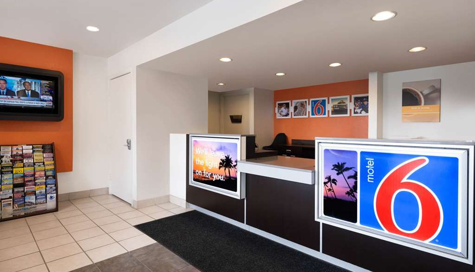 Hall - MOTEL 6 SANTA MARIA