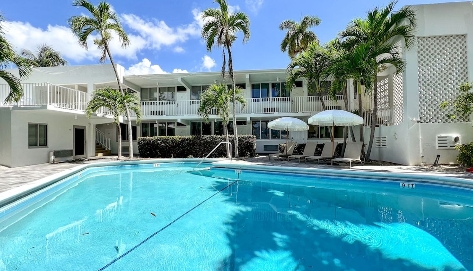 Basen - Beach Gardens A North Beach Village Resort Hotel
