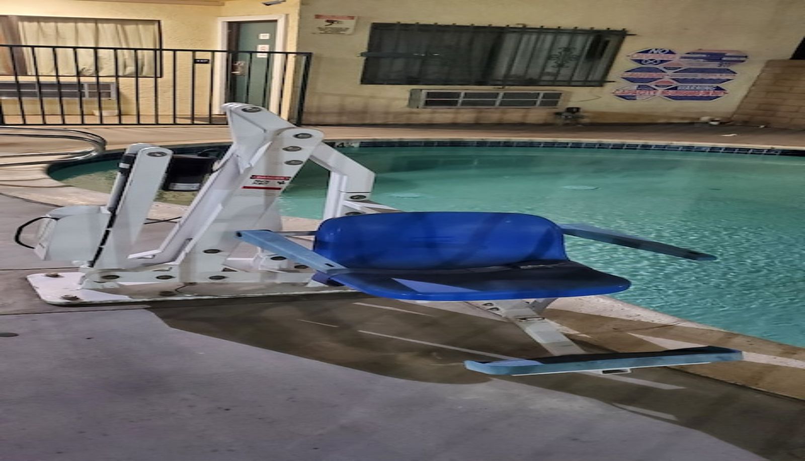 Piscina - Anaheim National Inn