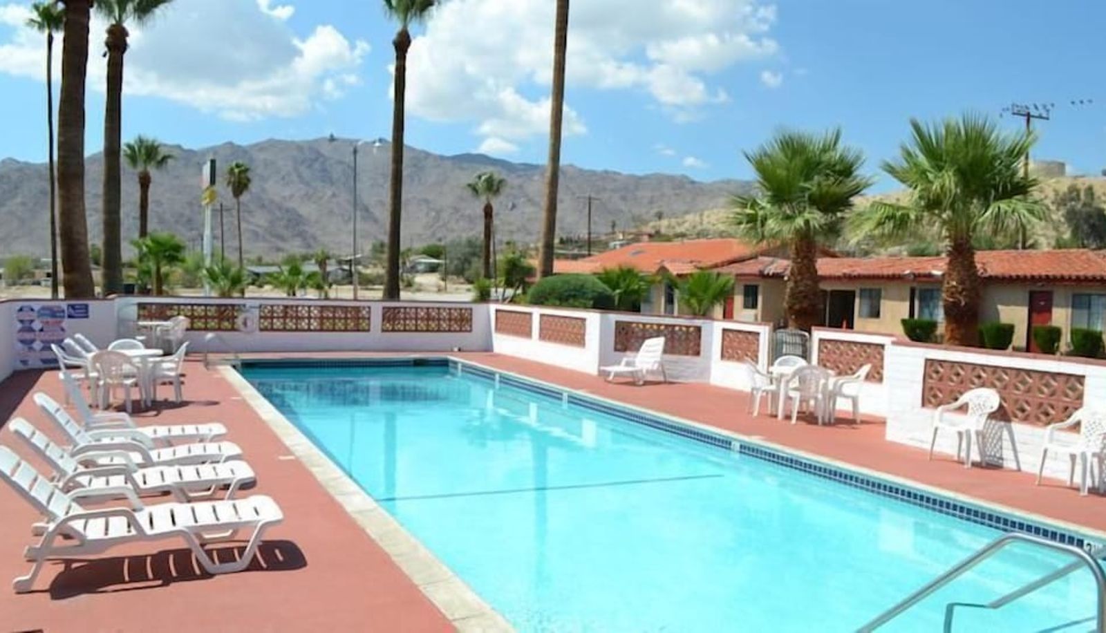 Basen - El Rancho Dolores Motel at Joshua Tree National Park