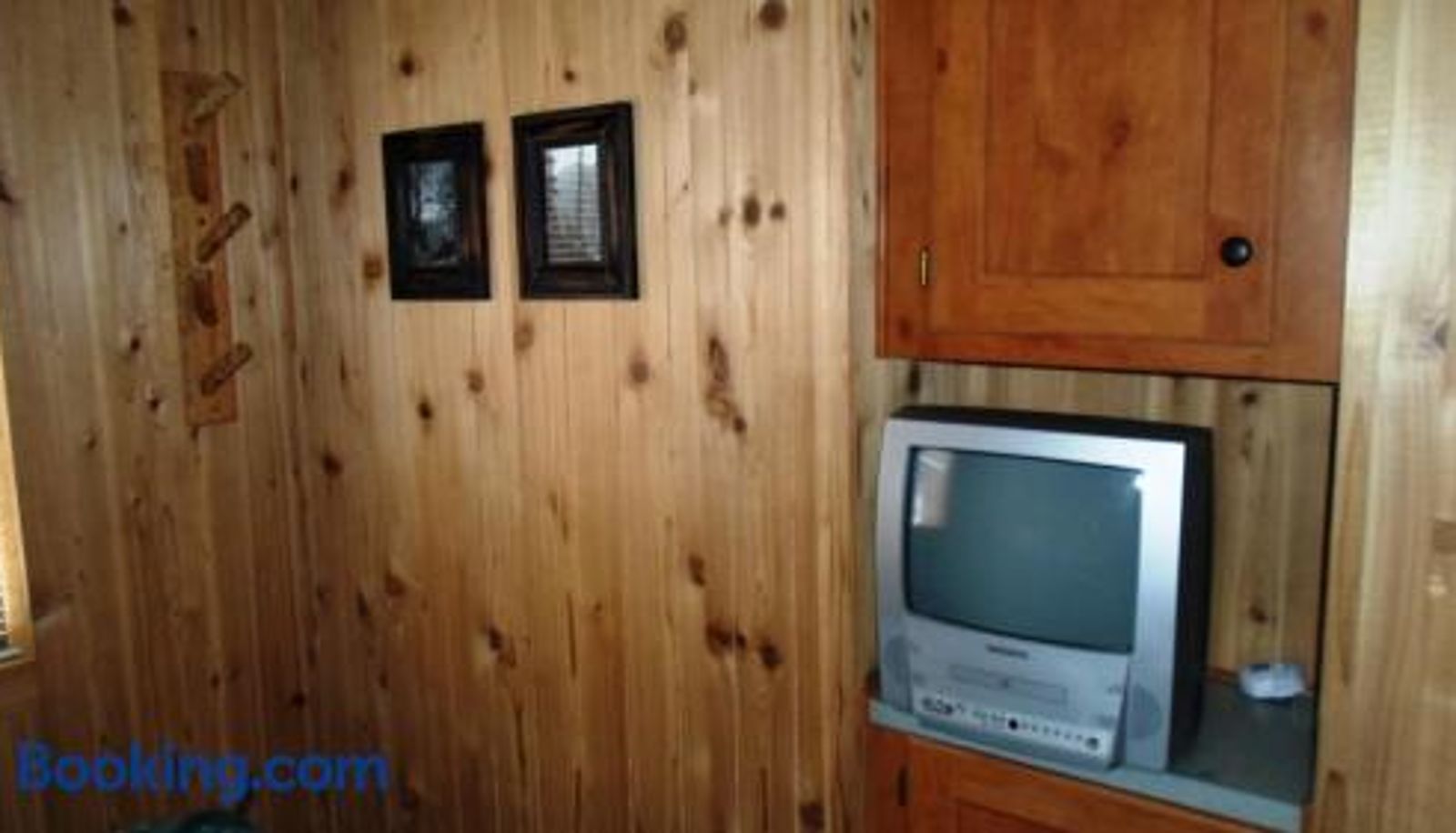 Family room - Cedar Pines Resort