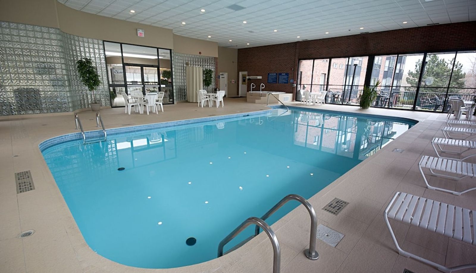 Pool - Visitors Inn