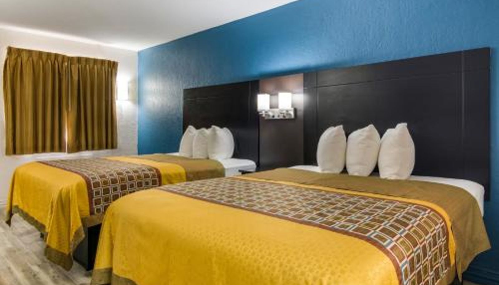 Room - Rodeway Inn Broken Bow-Hochatown