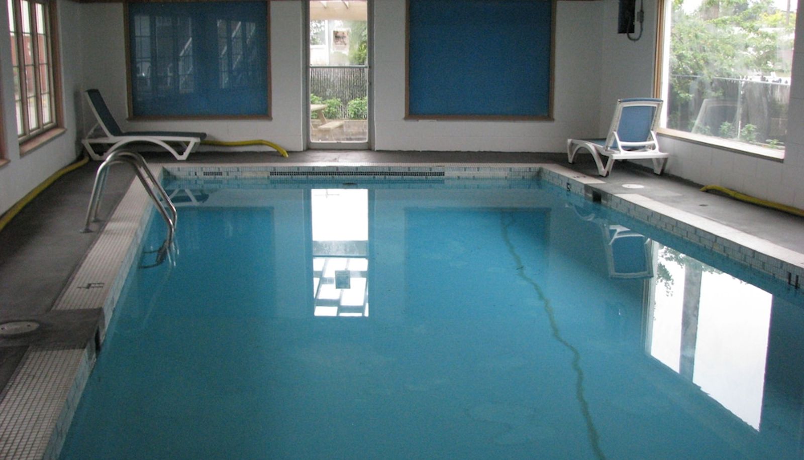 Piscina - Plaza Motel