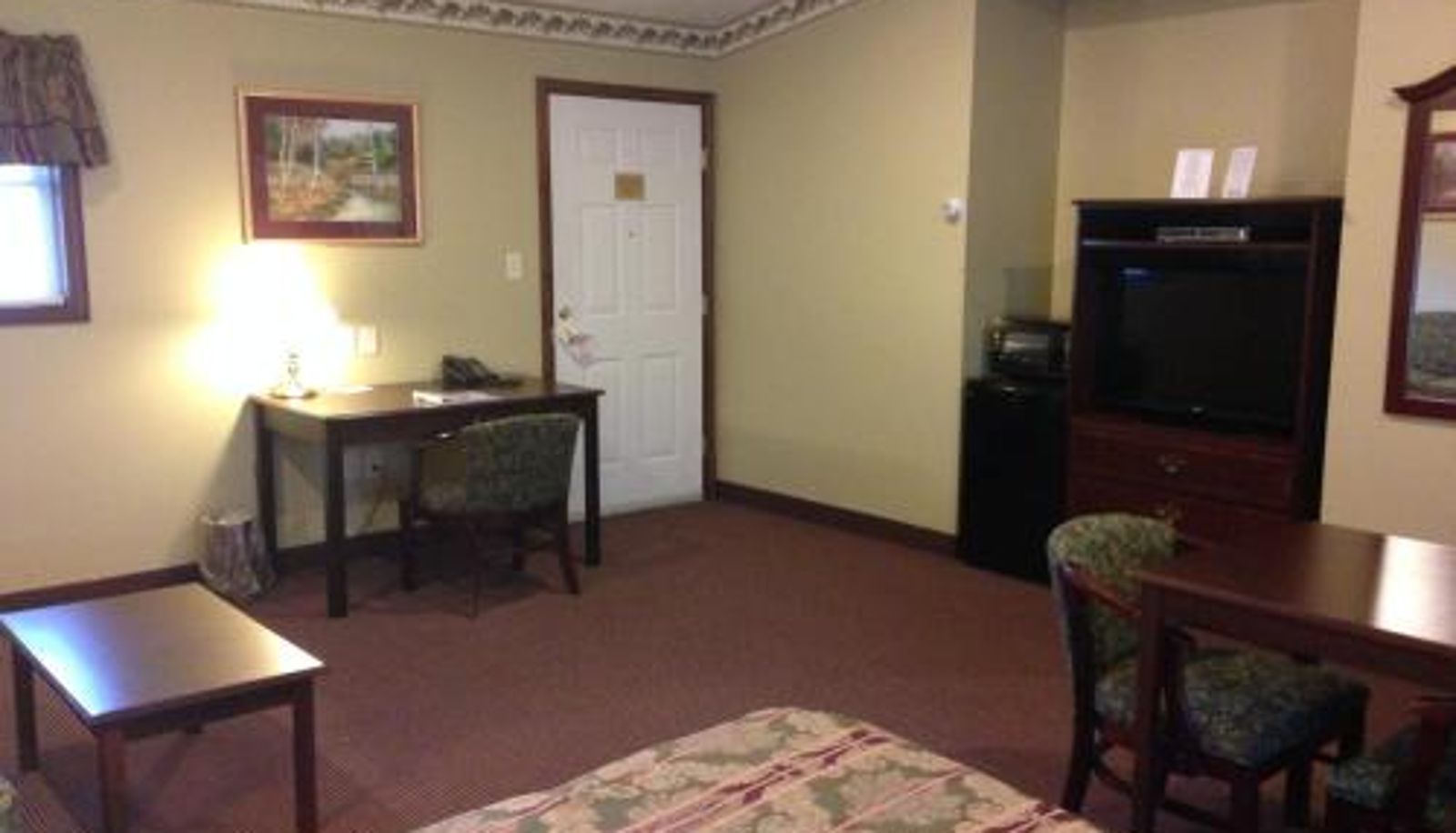 Room - Fred's Inn Restaurant & Lodging