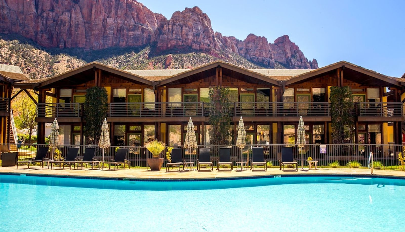 Piscine - Desert Pearl Inn