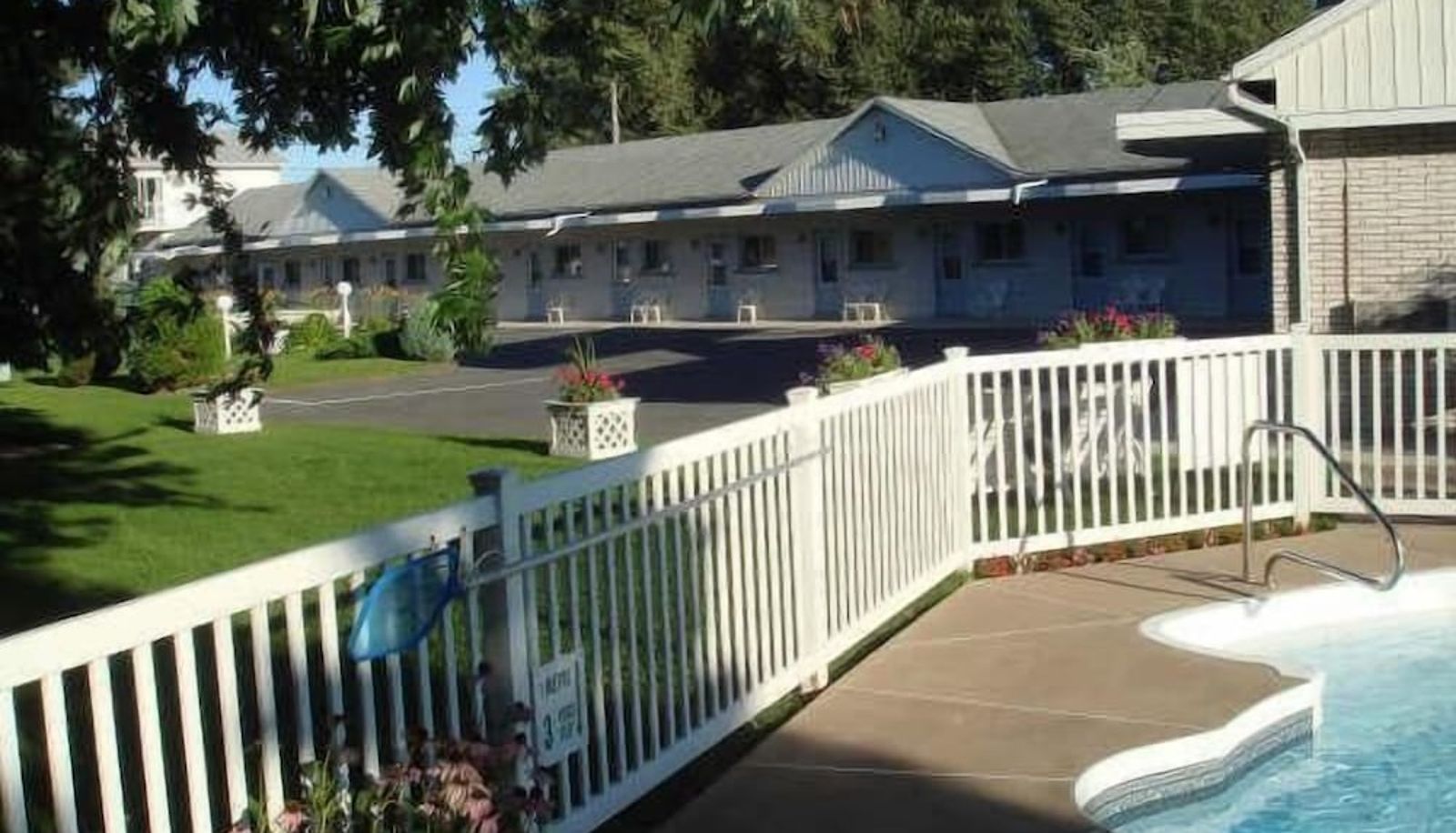 Piscine - Motel Belle Rivière