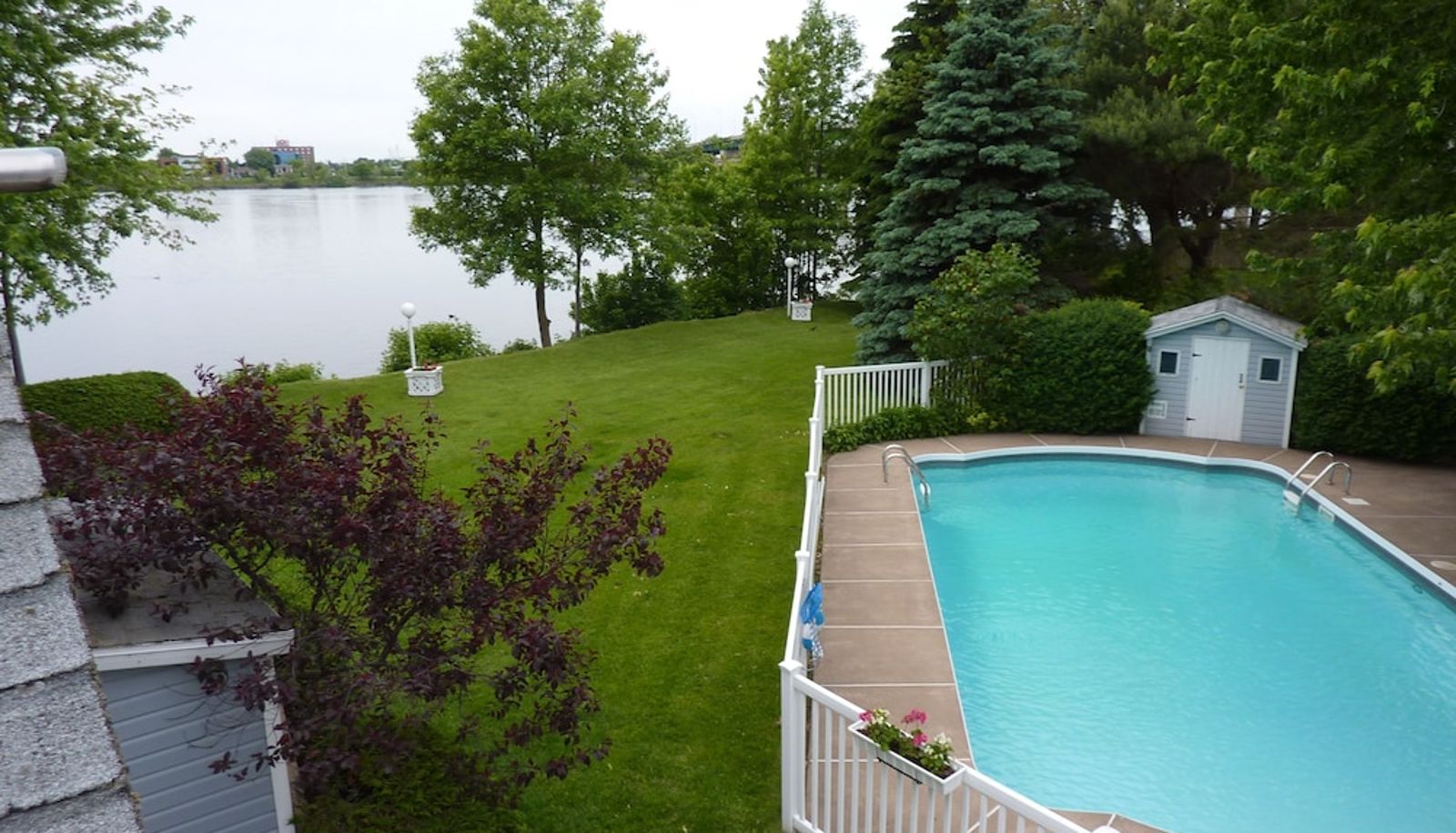 Piscine - Motel Belle Rivière