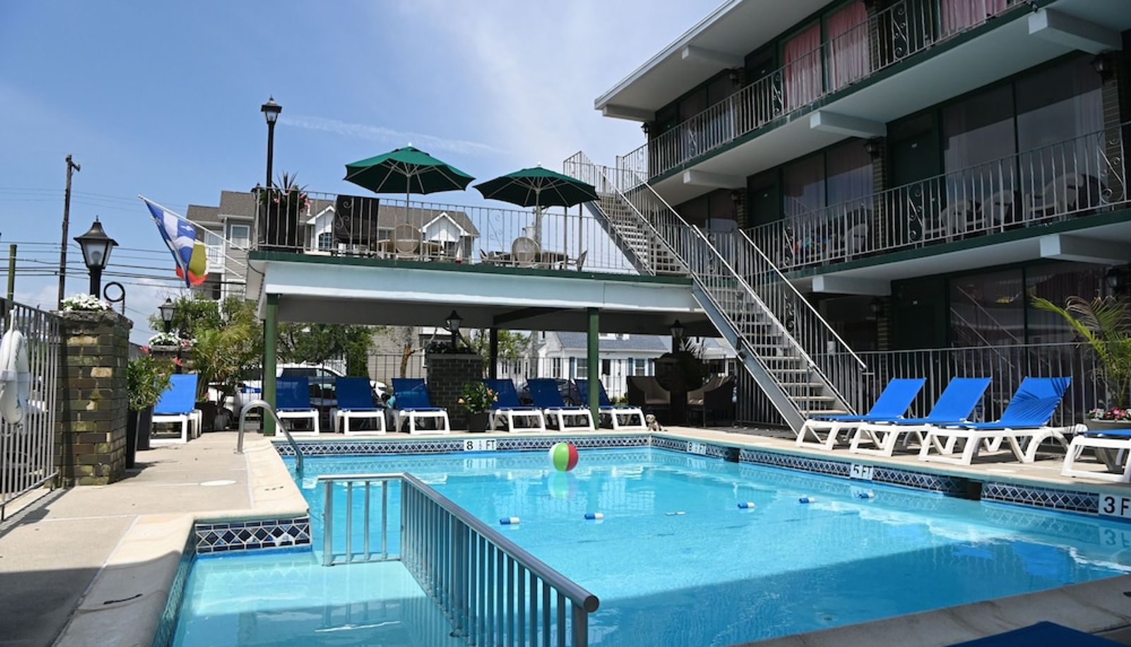 Pool - Grecian Gardens Motel
