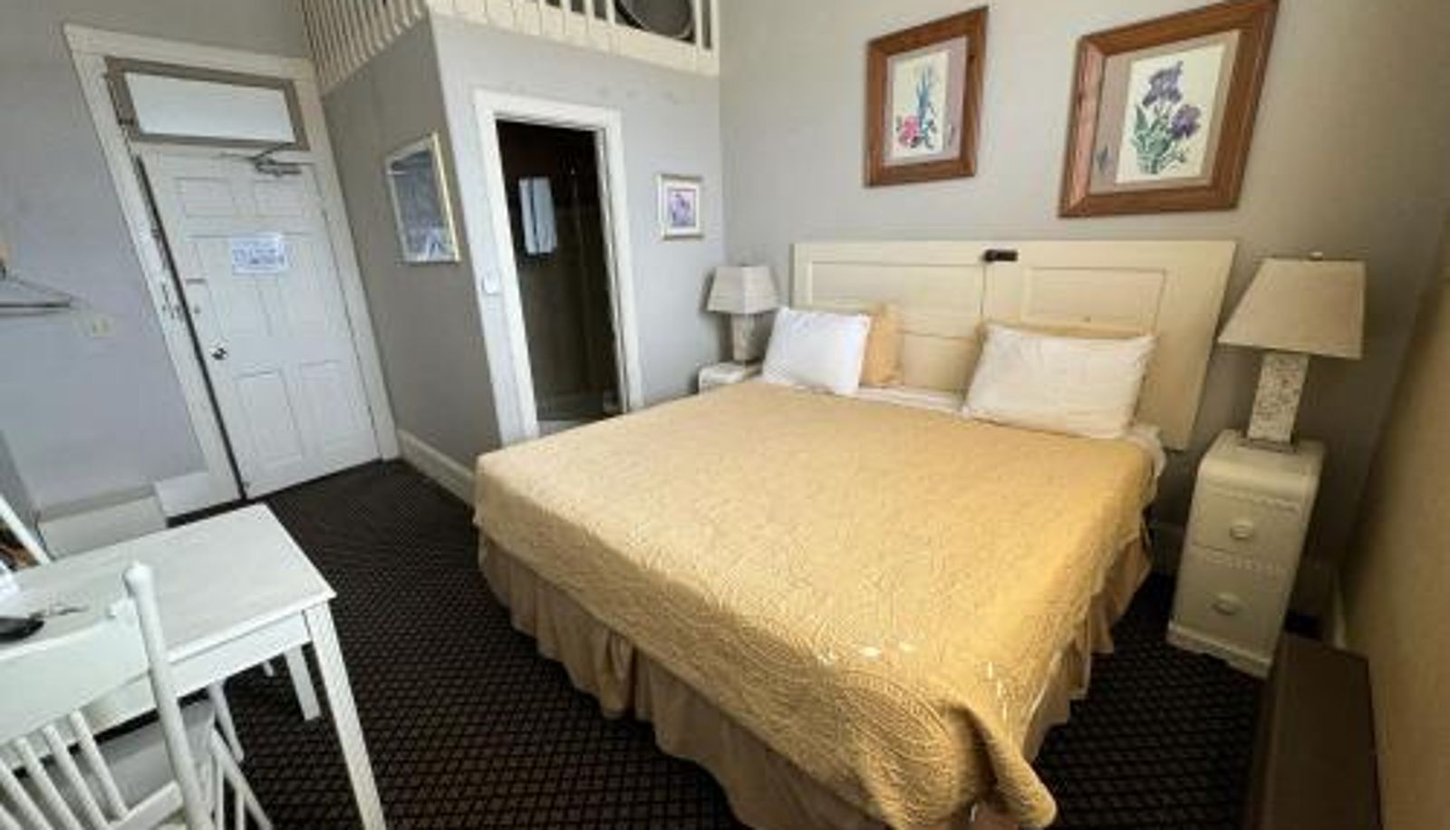 Camera - Steam Train Hotel