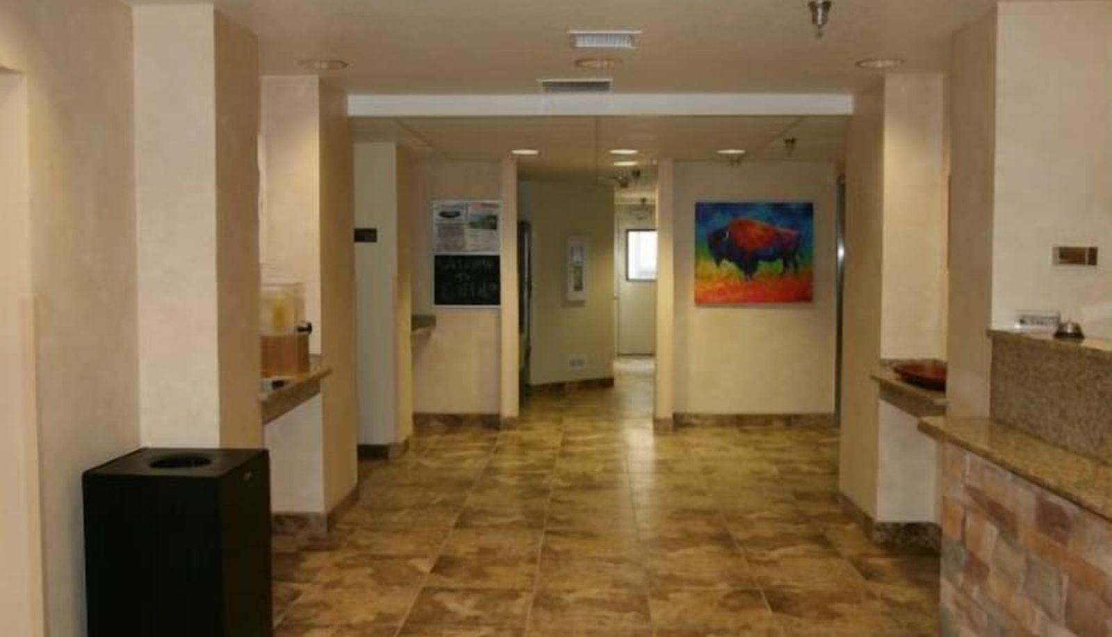 Hall - Buffalo Inn
