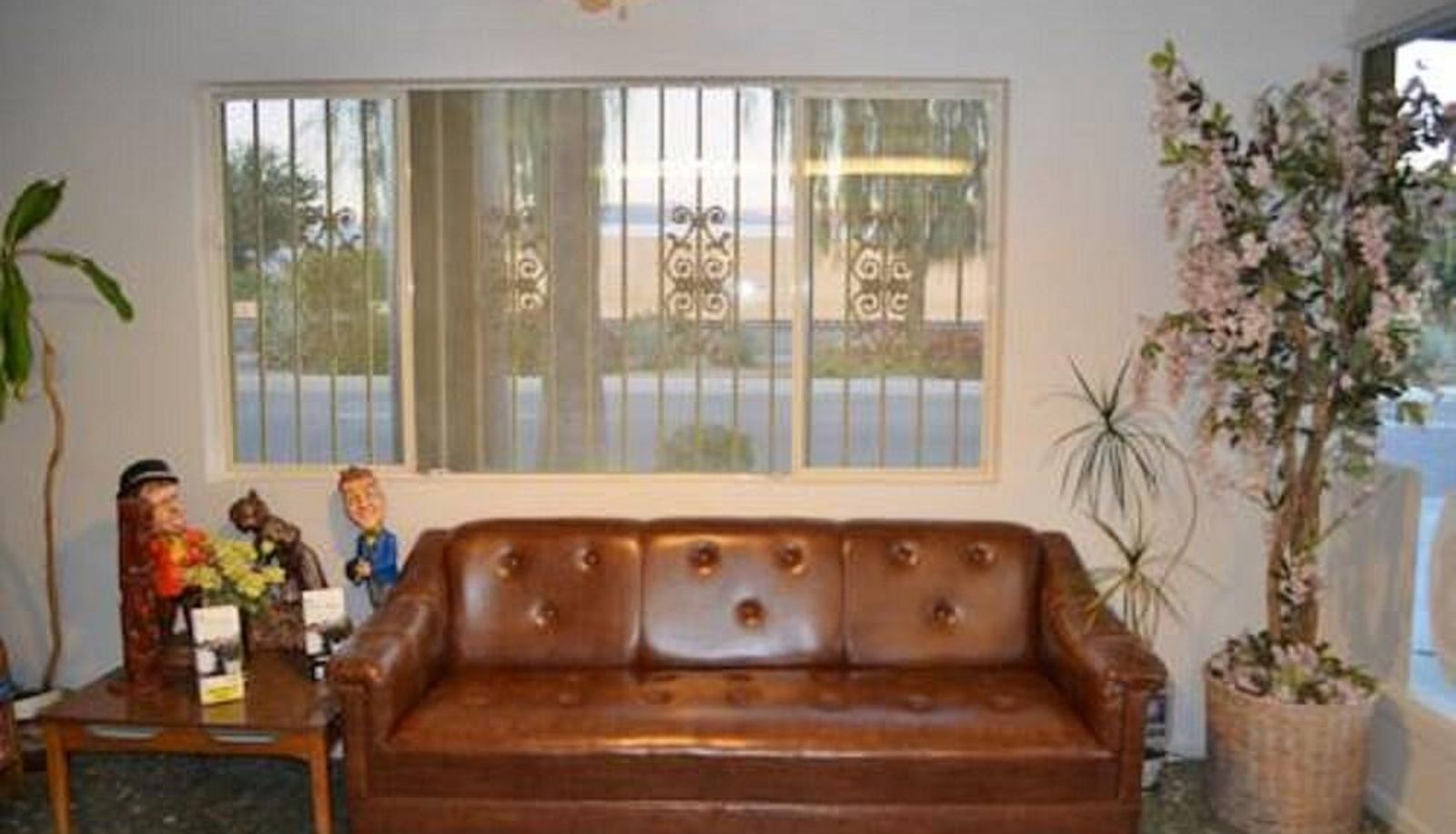 Hall - Tropics Motor Hotel