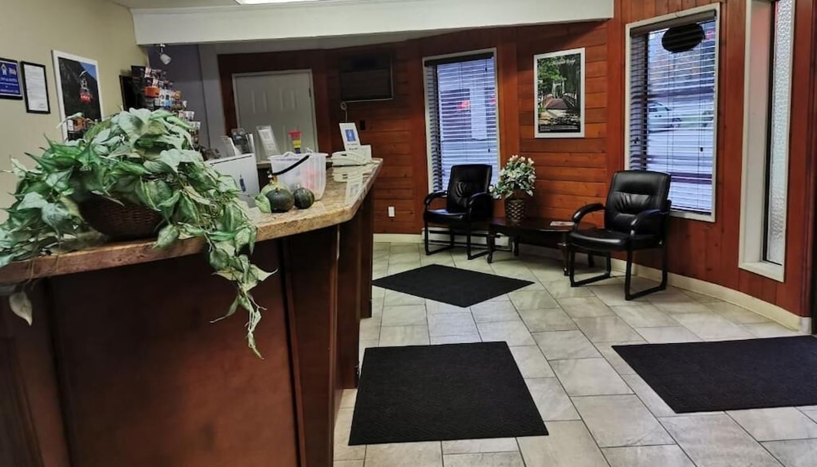 Lobby - Hope Inn and Suites