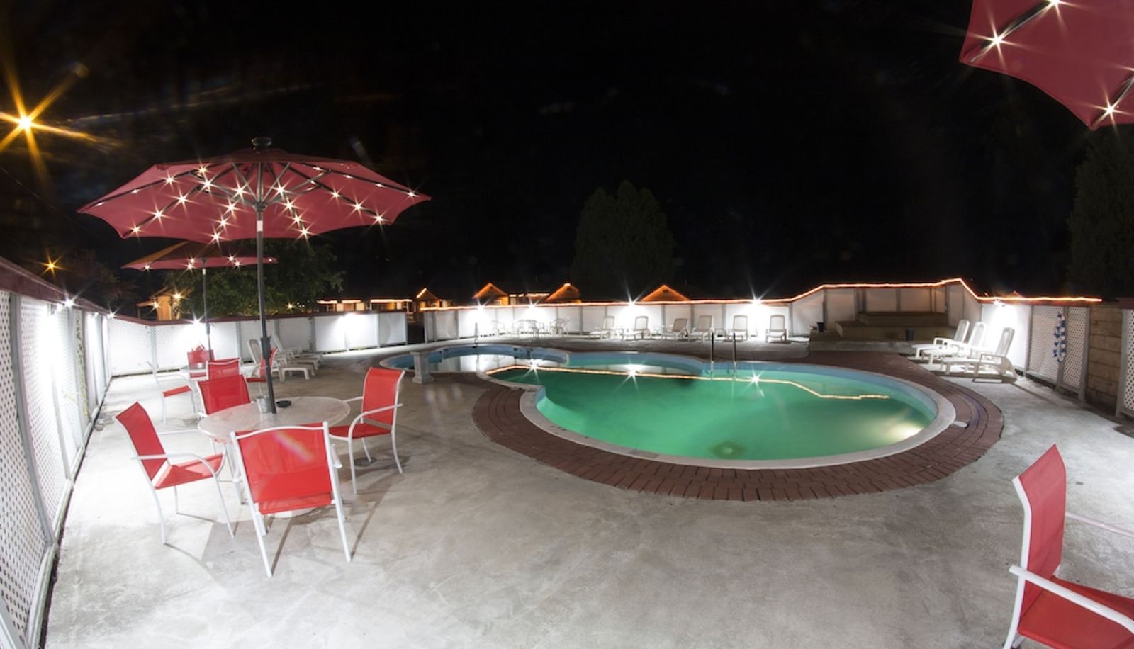 Pool - King Hendrick Motel