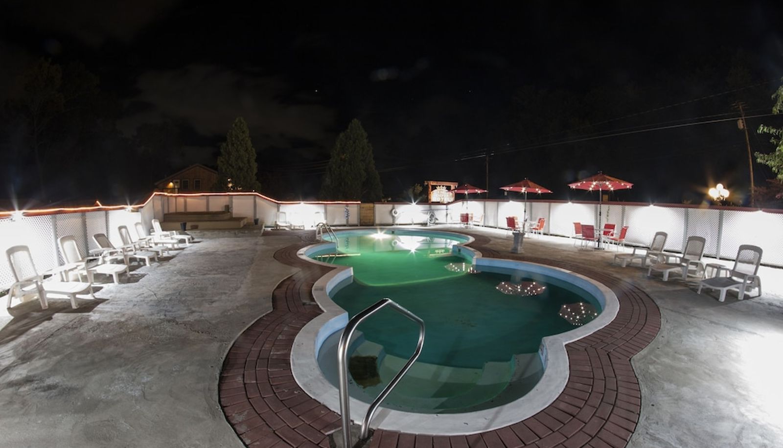 Pool - King Hendrick Motel
