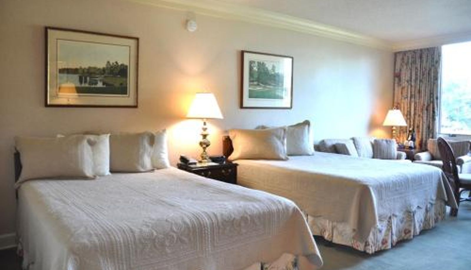 Room - The Inn at Houndslake