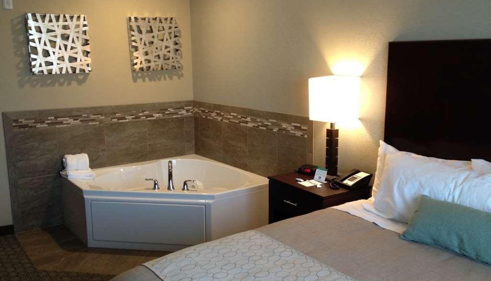 Pool - GrandStay Hotel & Suites Glenwood
