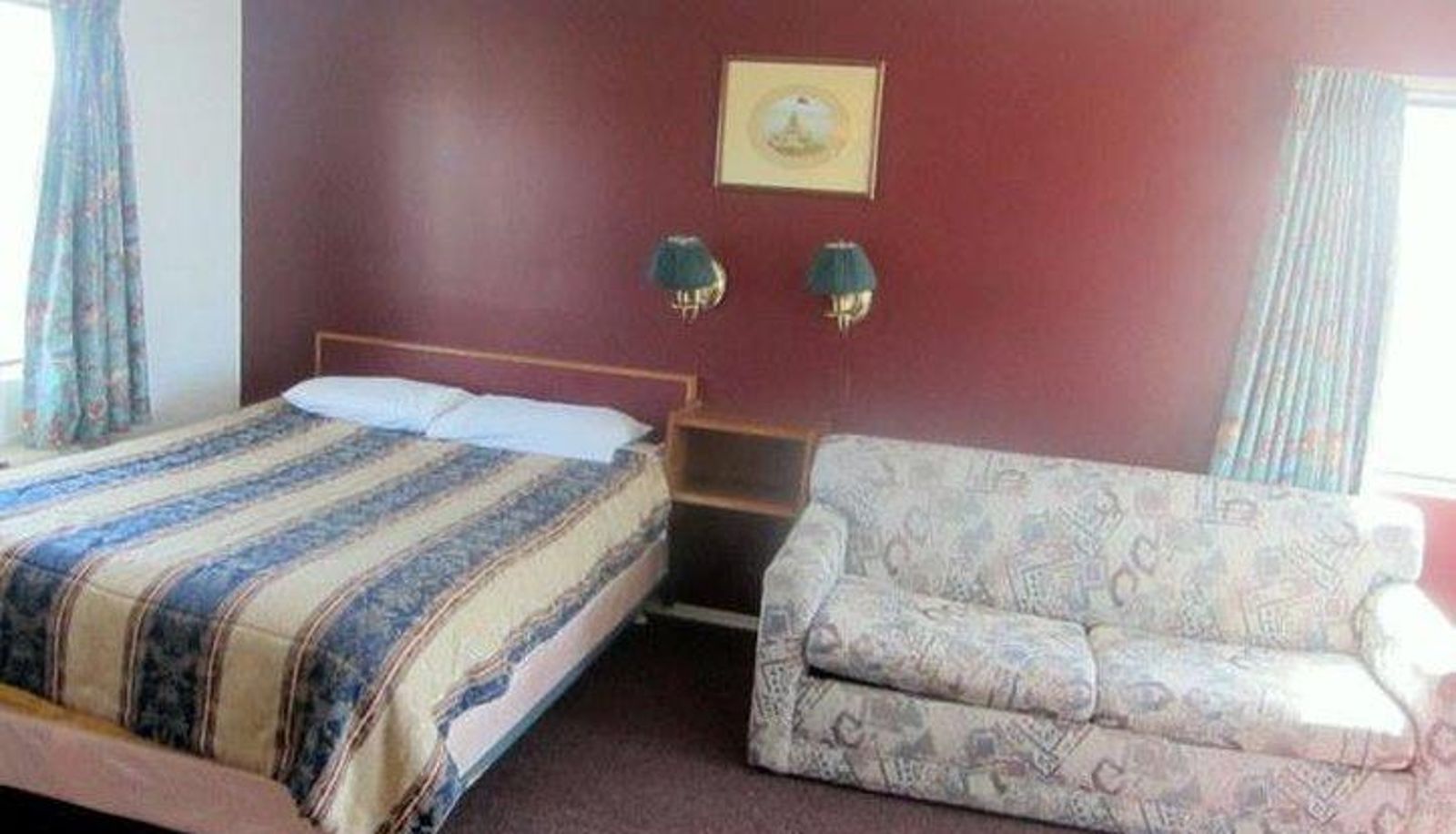 Room - Hampton Harbor Motel