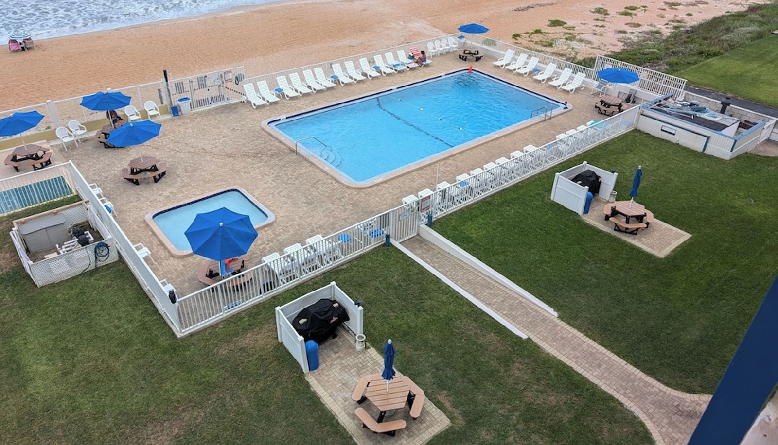 Piscina - Traders Inn Beach Club