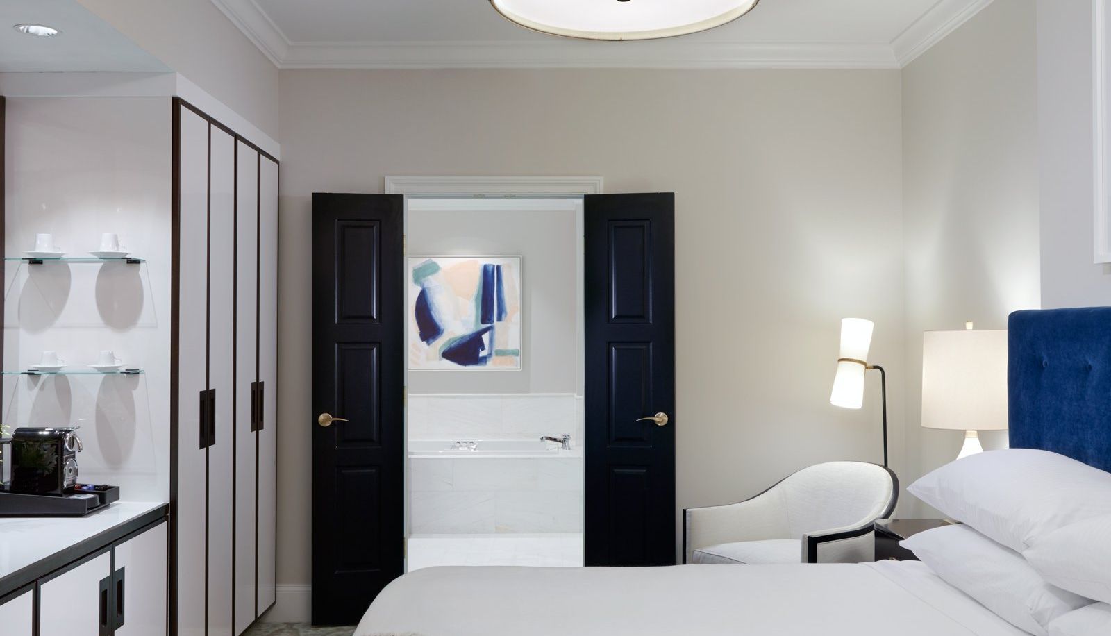 Zimmer - The Spectator Hotel