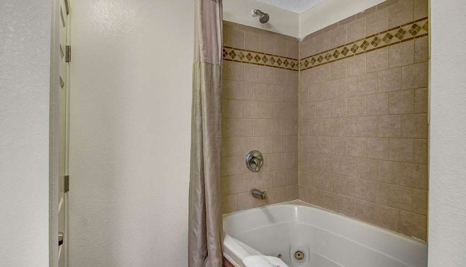 Zimmer - MOTEL 6 CHARLES TOWN