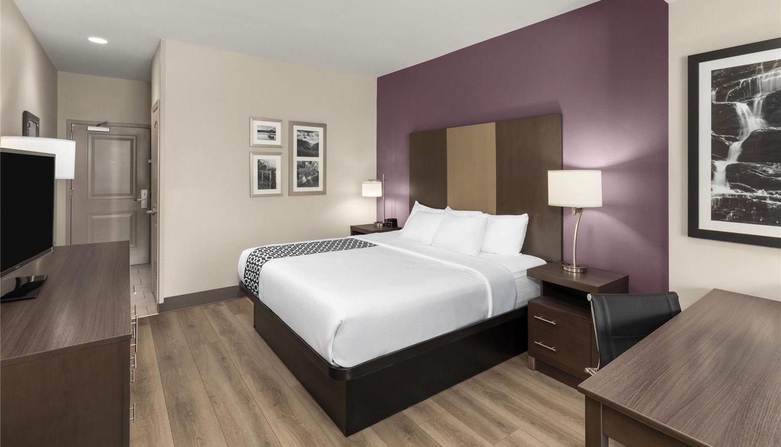 Camera - La Quinta Inn & Suites by Wyndham Chattanooga - Lookout Mtn