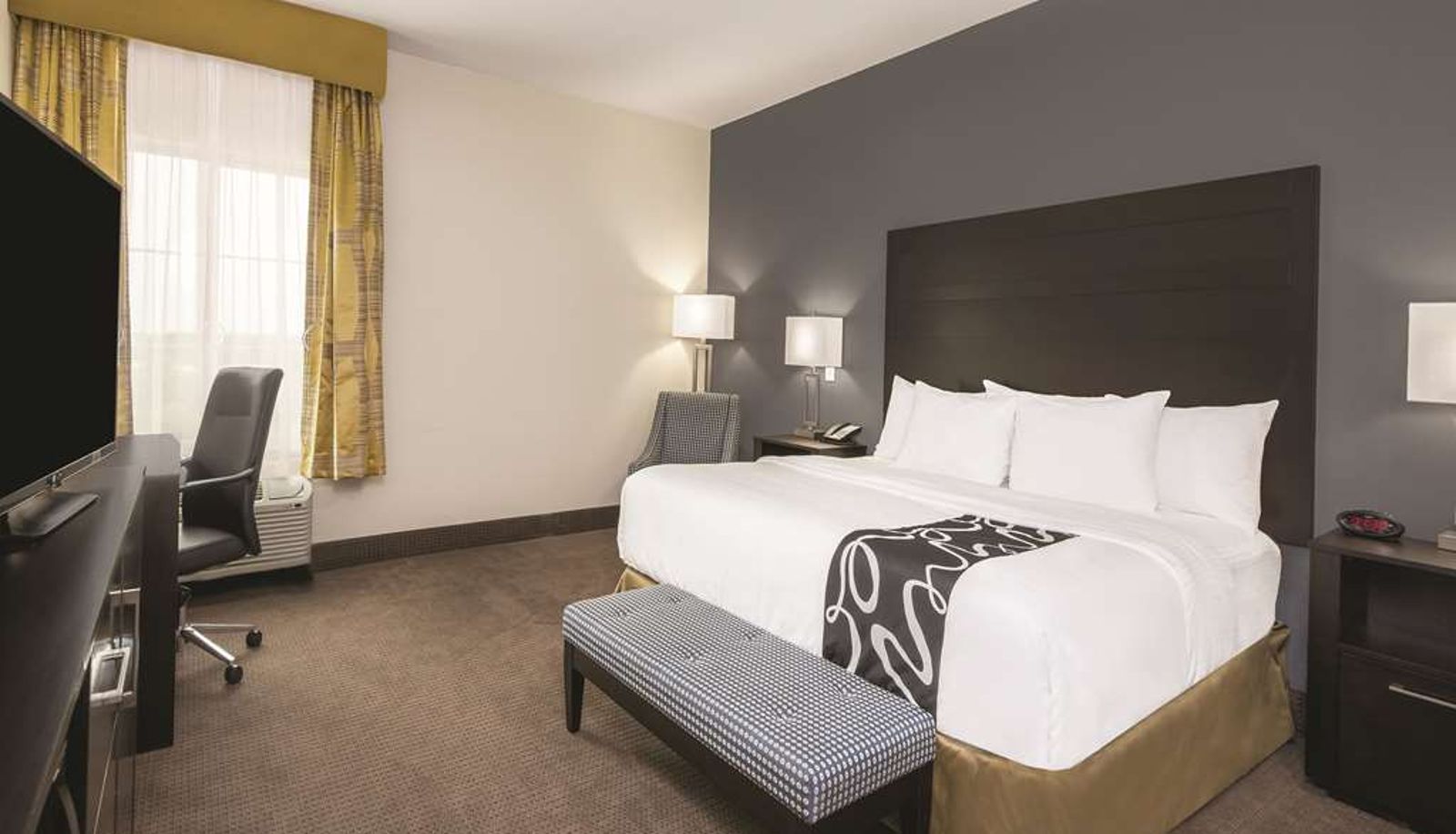 Room - La Quinta Inn & Suites by Wyndham Karnes City - Kenedy