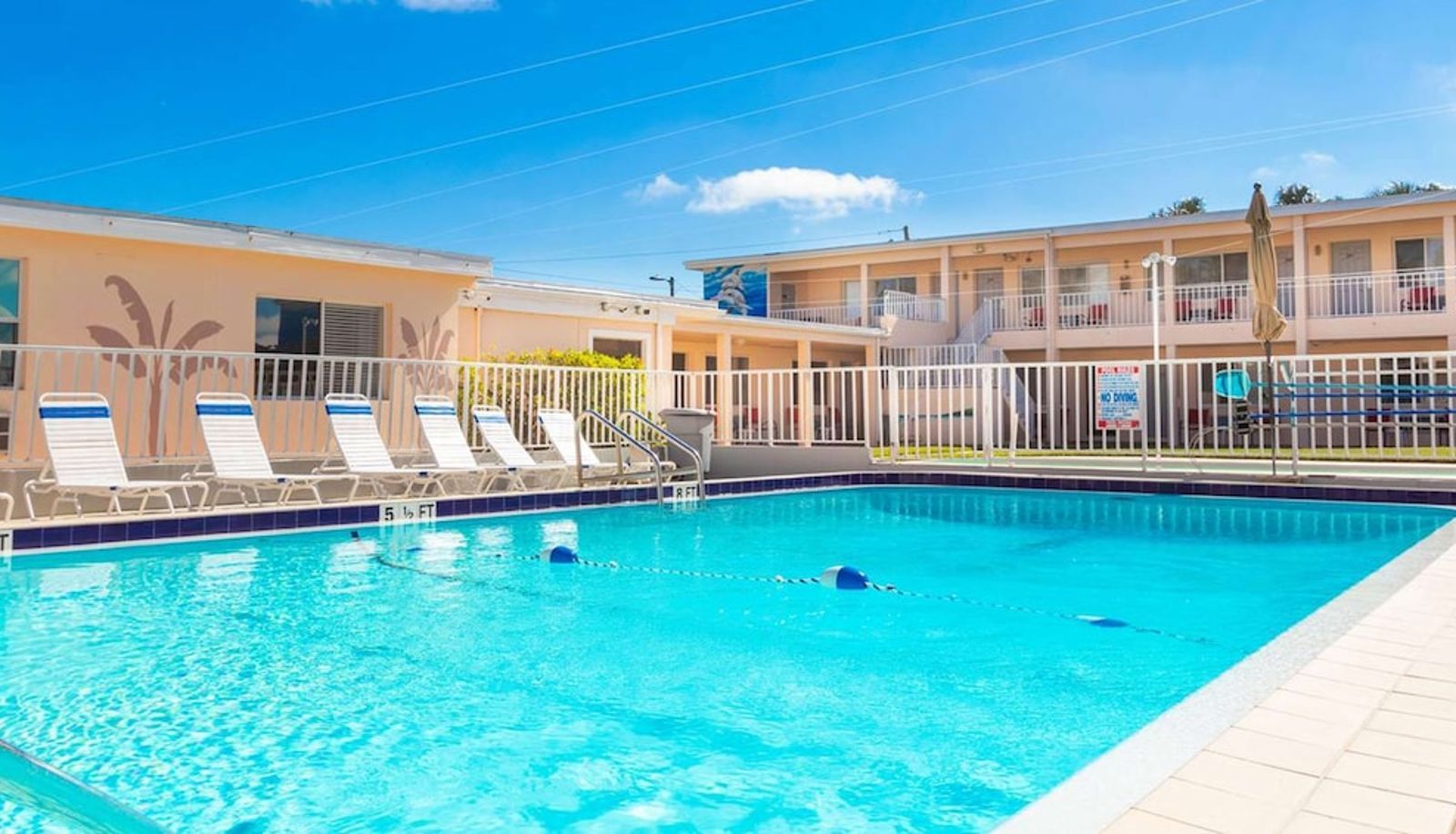 Pool - Belleair Beach Resort Motel