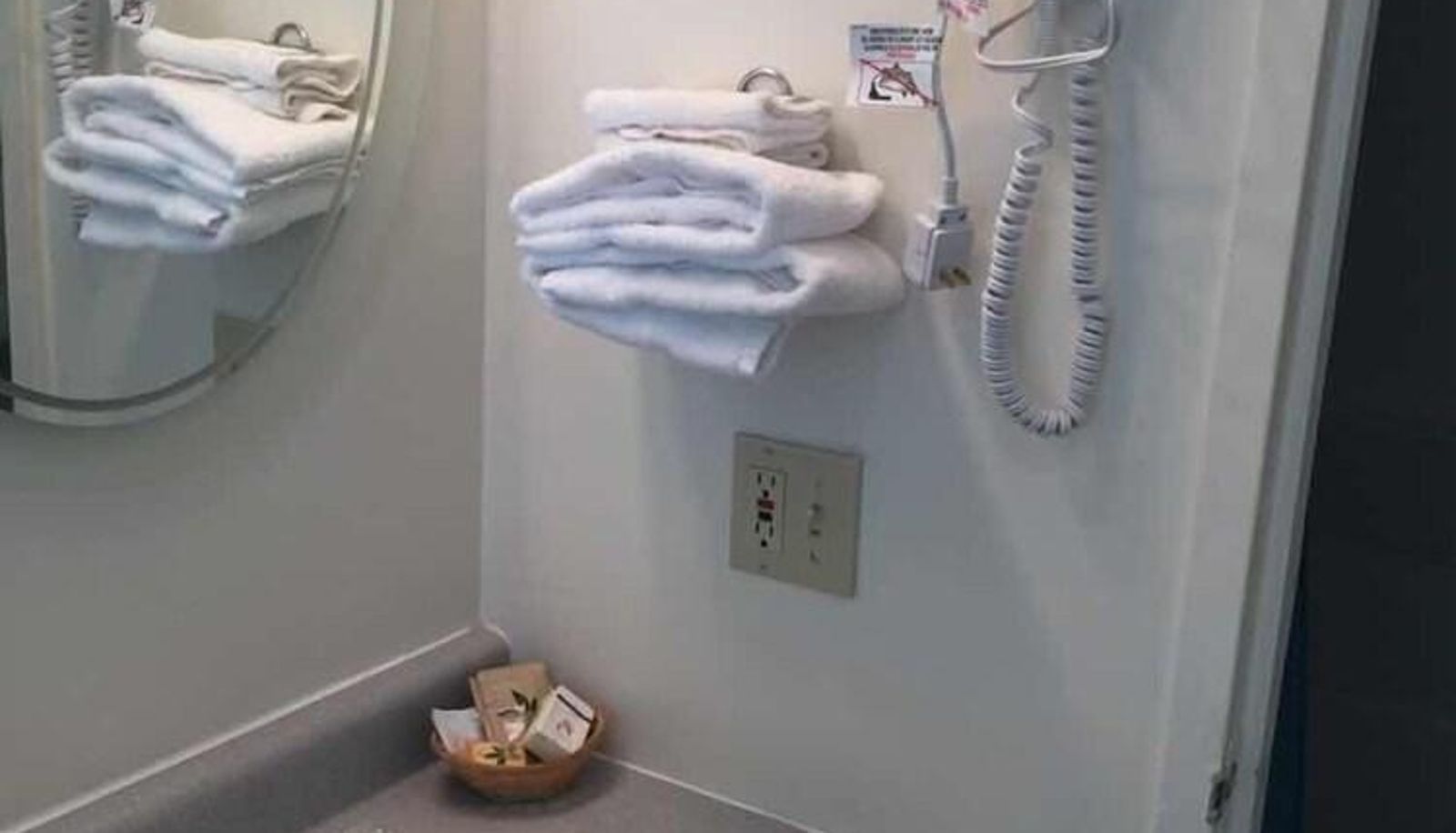 Standard room - Holiday Lodge Motel Campground