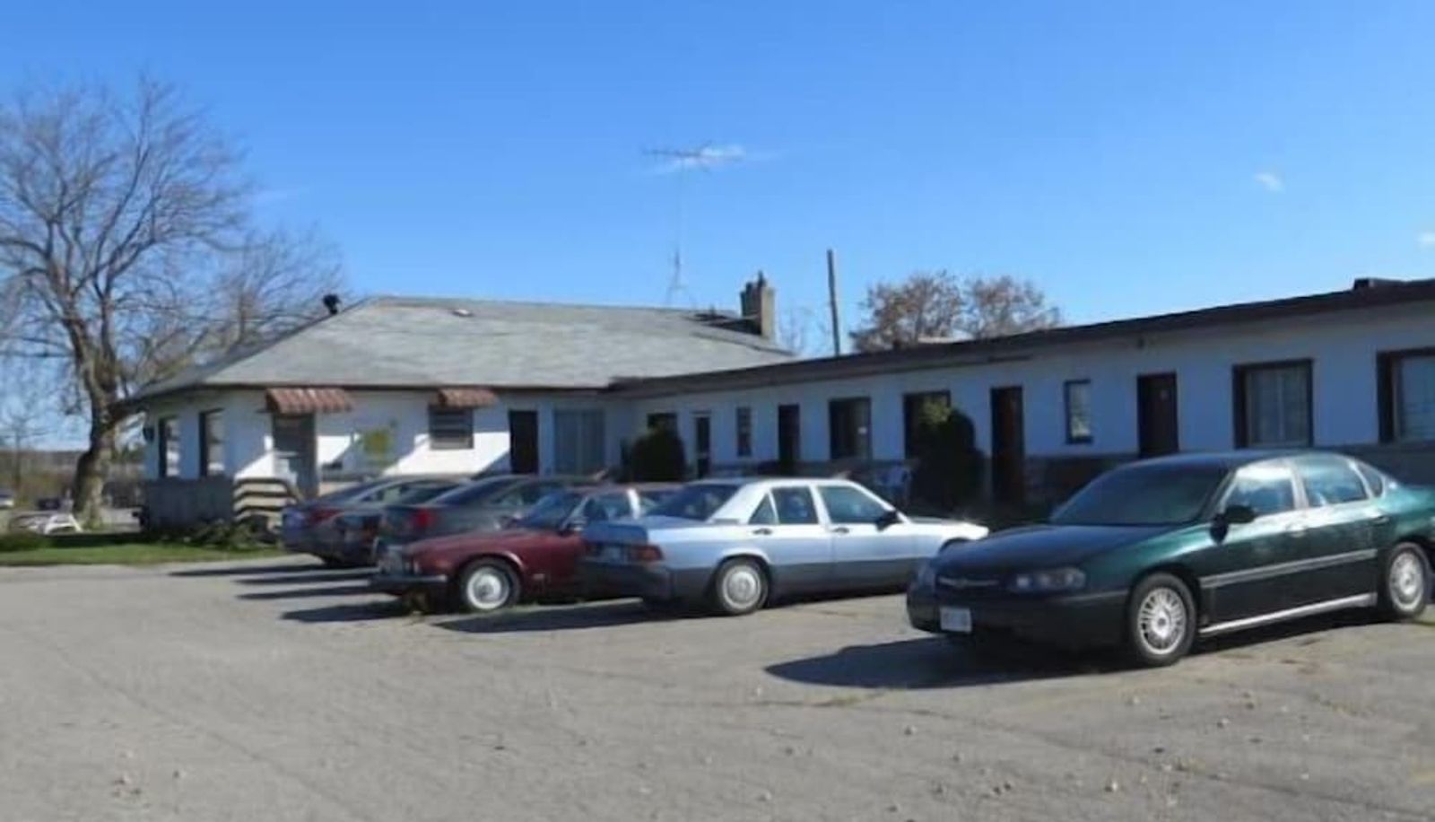 Info - Peterboro Express Inn