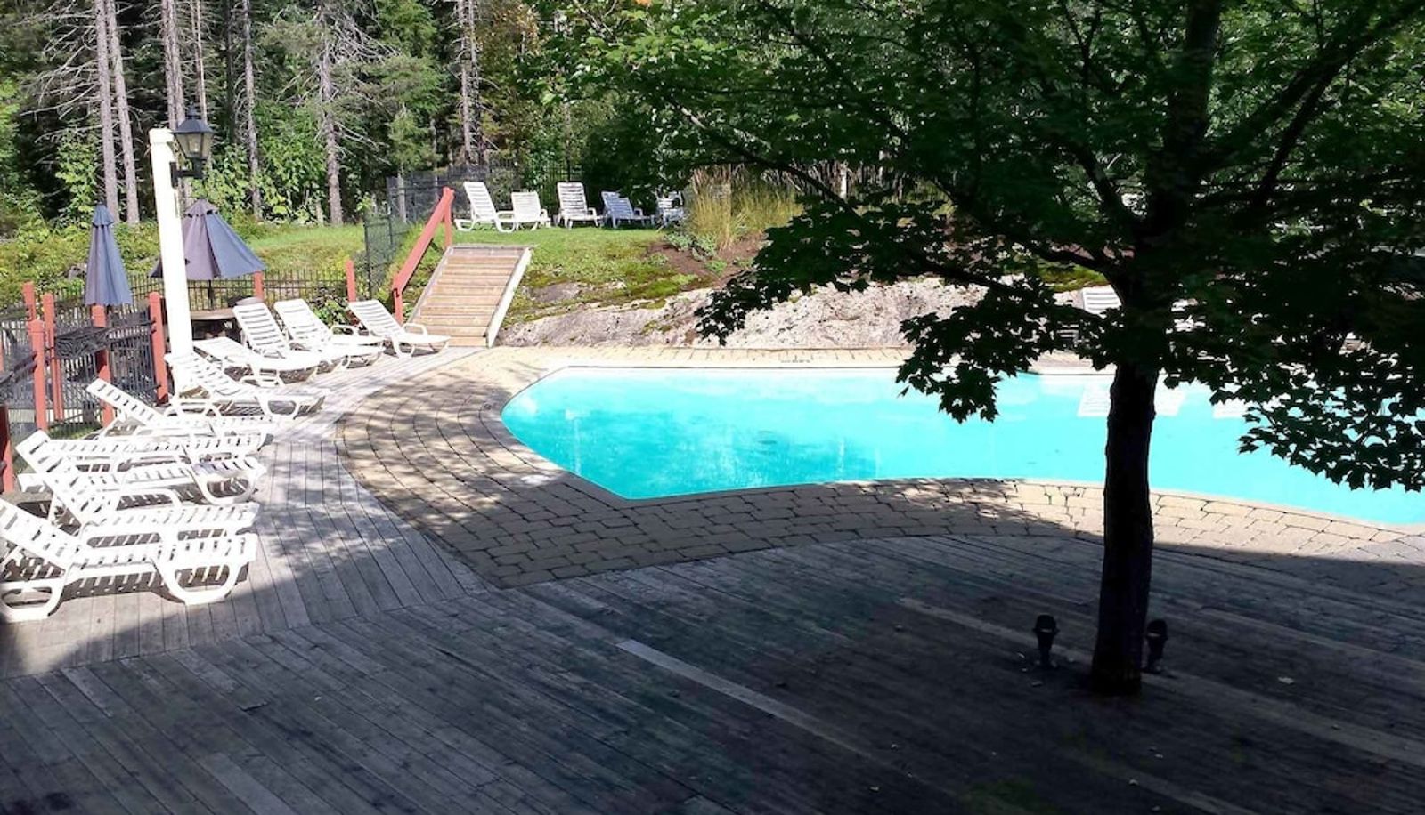 Piscina - Tremblant les Eaux by Location ADP Tremblant