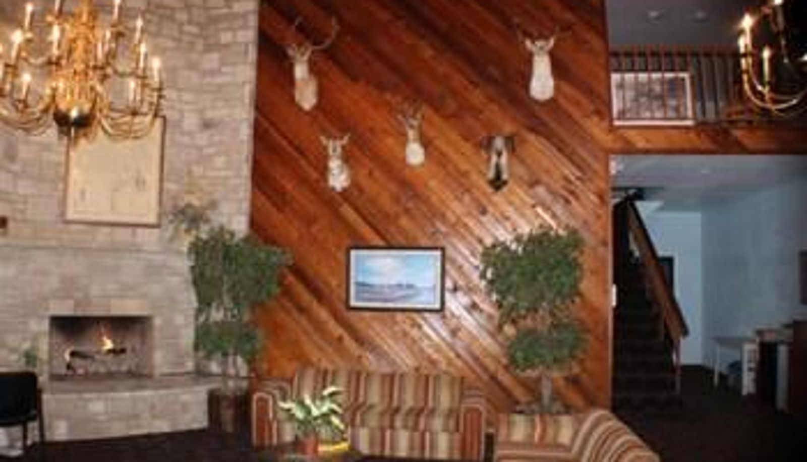 Hall - Bandera Lodge