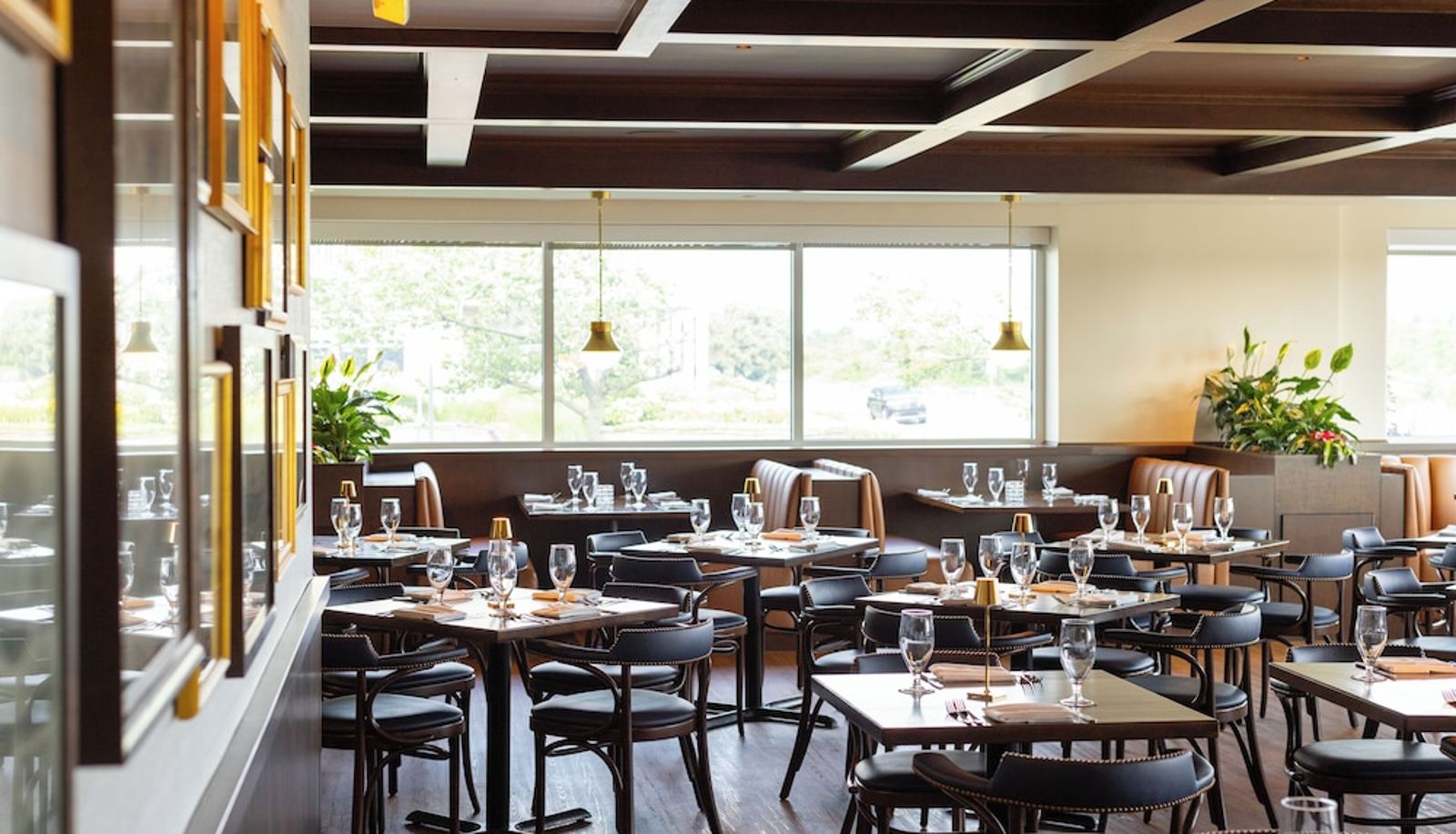 Restaurant - La Mer Beachfront Resort