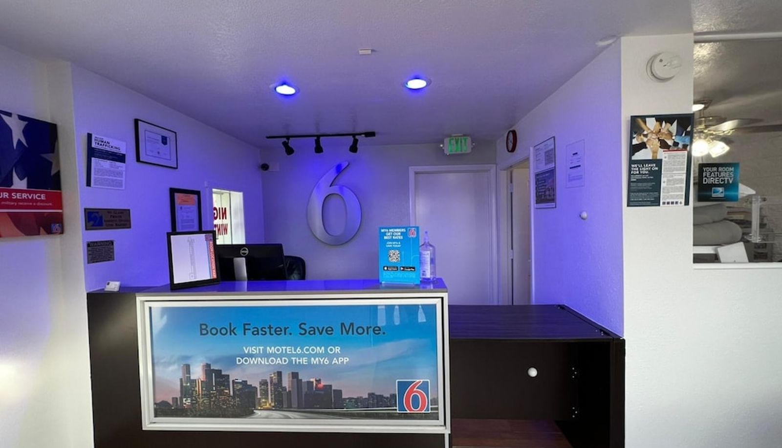 Hall - Motel 6 Orange - Anaheim