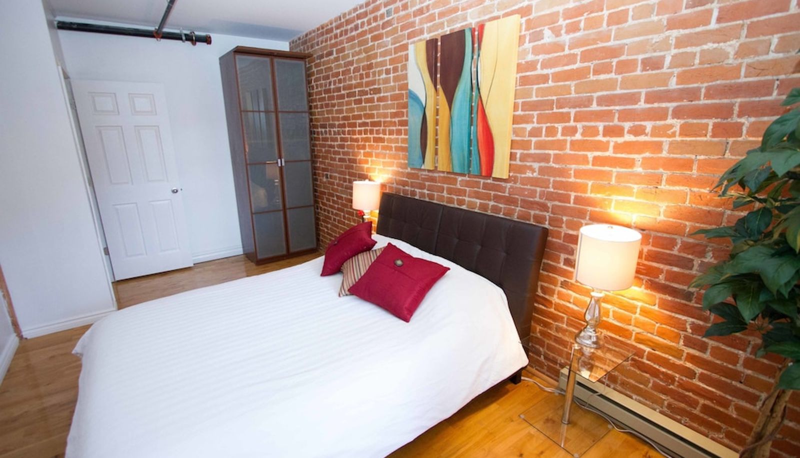 Standard room - Vieux Montreal LikeAHotel - Les McGill
