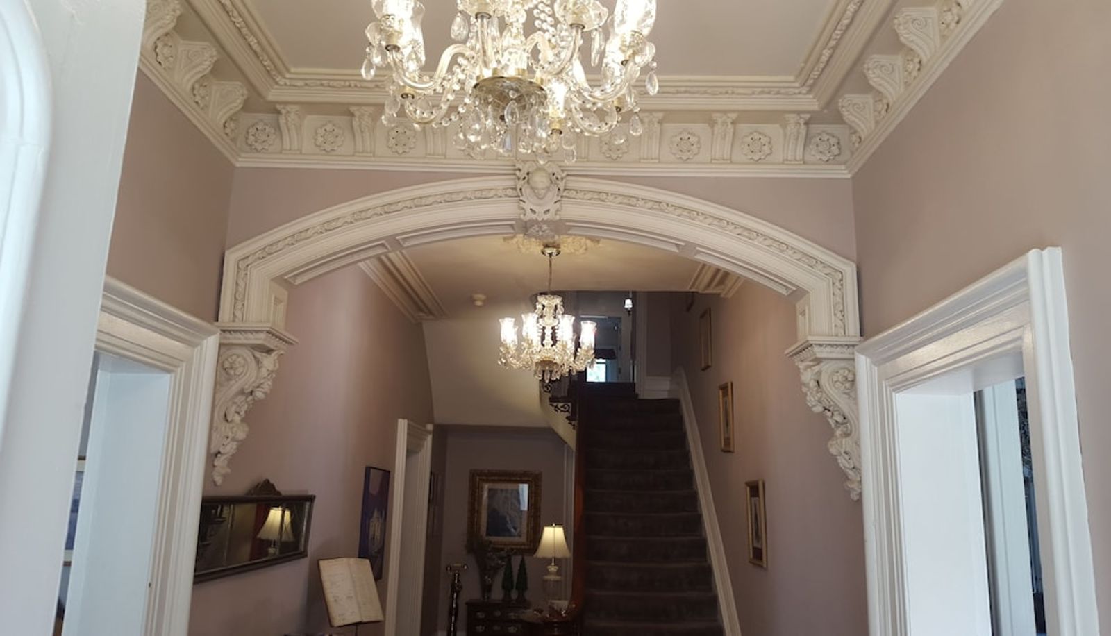Hall - Stone Maiden Inn