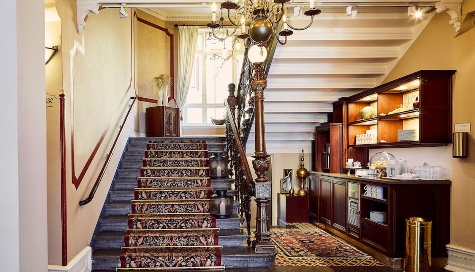 Reception - Hotel Royal