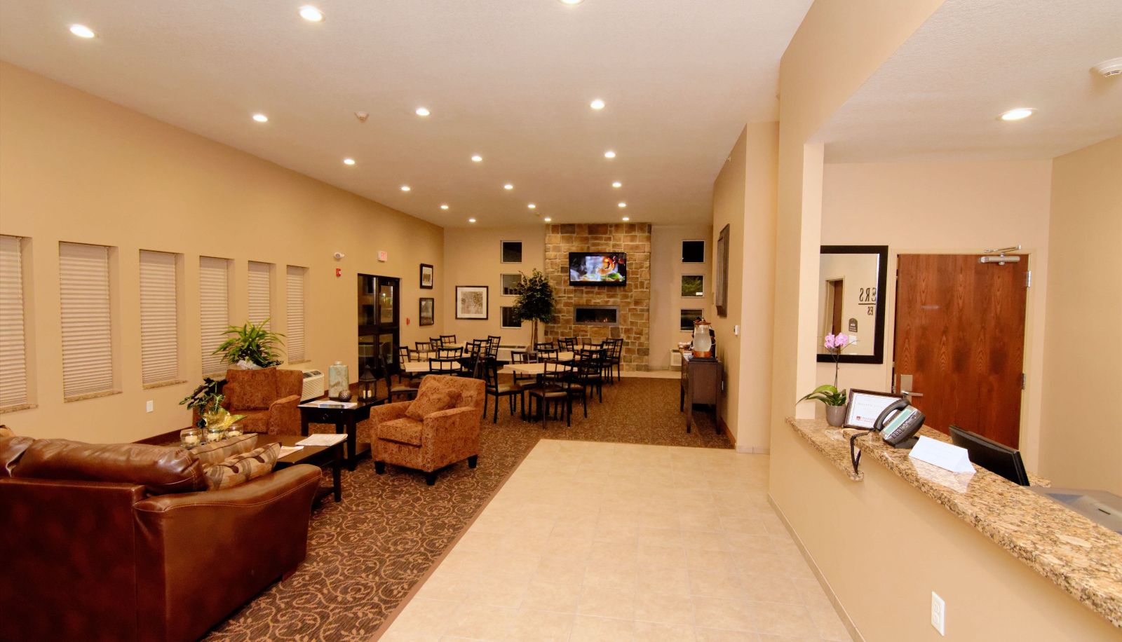 Hall - Cobblestone Inn & Suites - Fort Madison