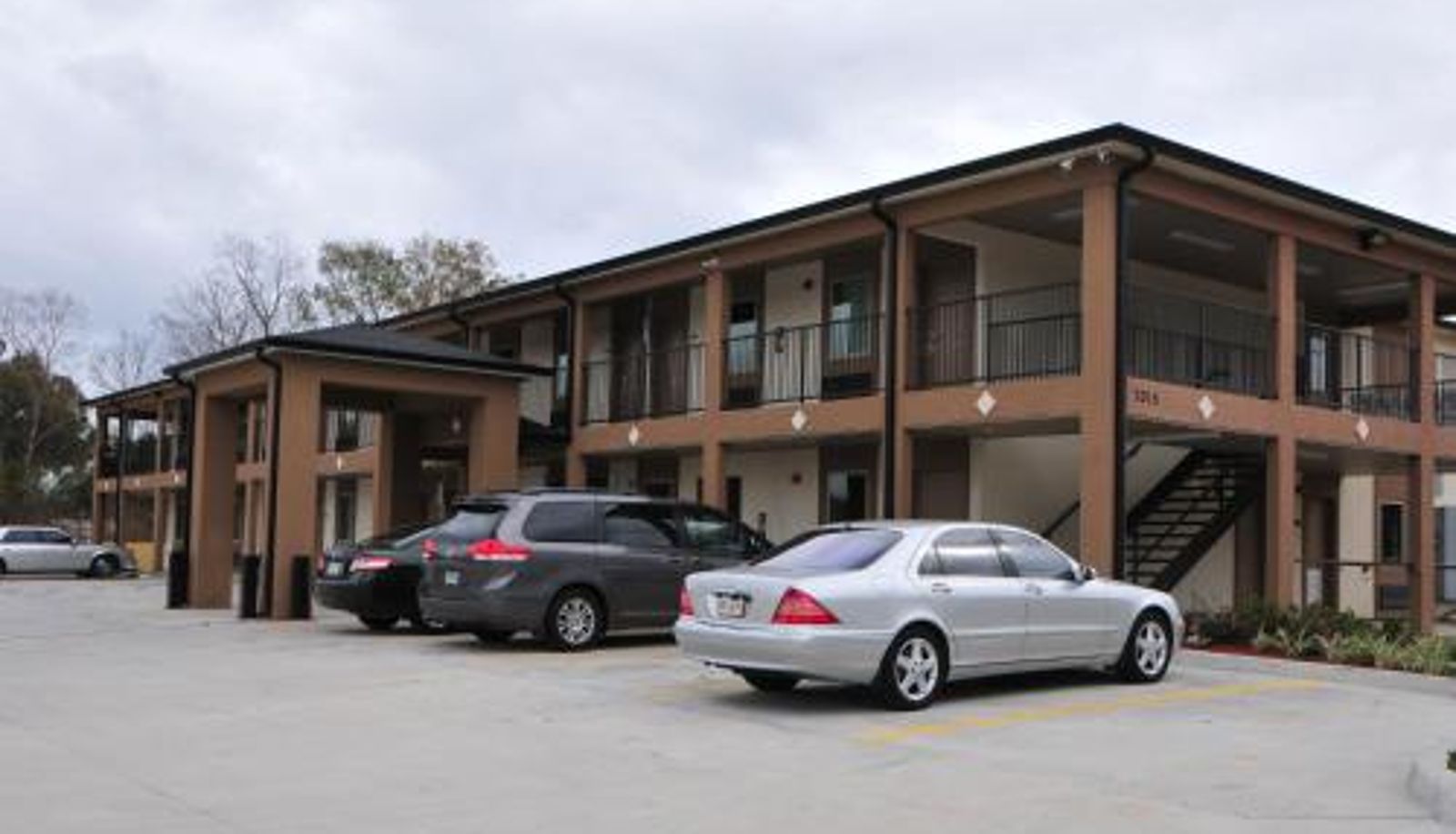 Info - Paradise Inn & Suites