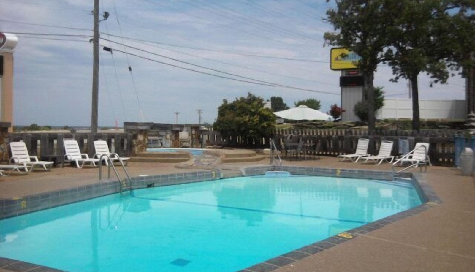 Pool - Quails Nest Inn and Suites
