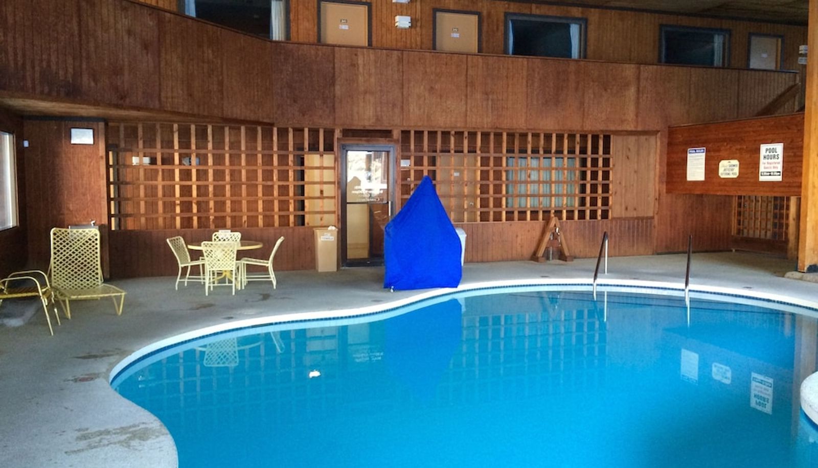 Pool - Cedar Motor Inn