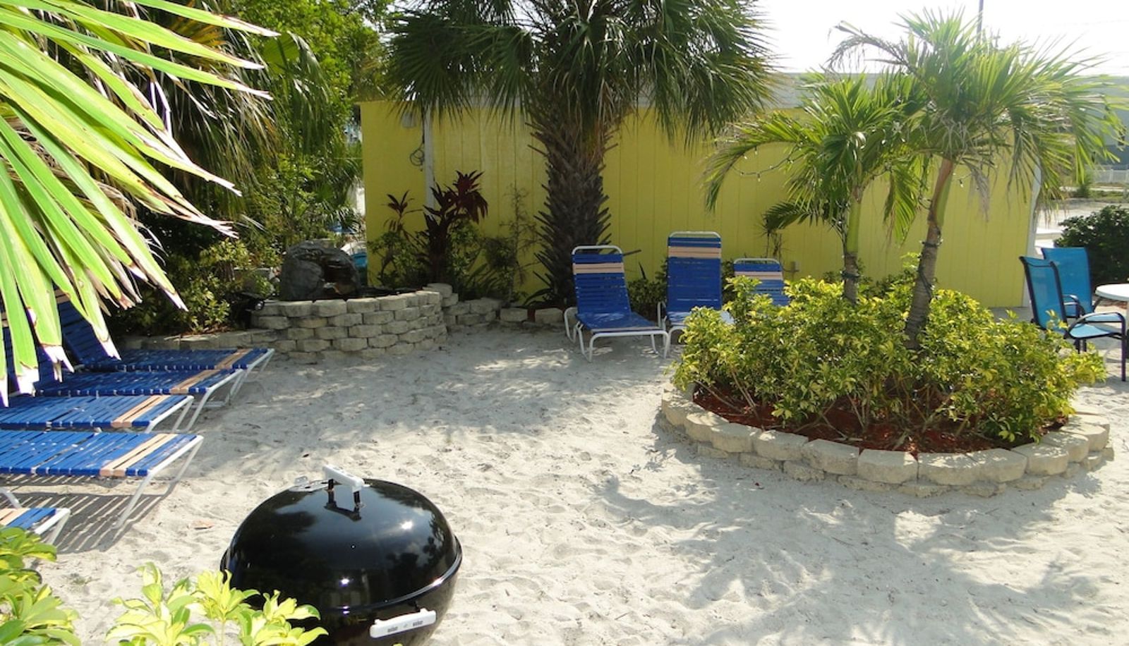 Terrazza - Tropical Breeze Beach Club