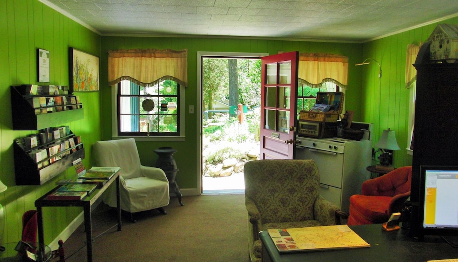 Hall - The Pines Cottages