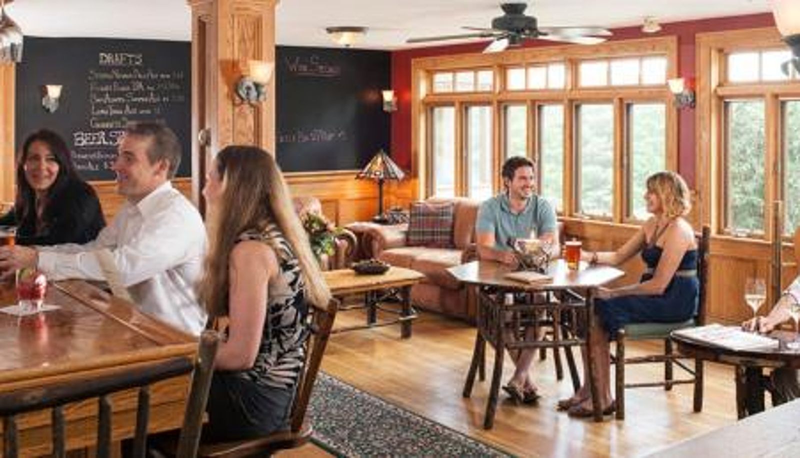 Bar - Friends Lake Inn
