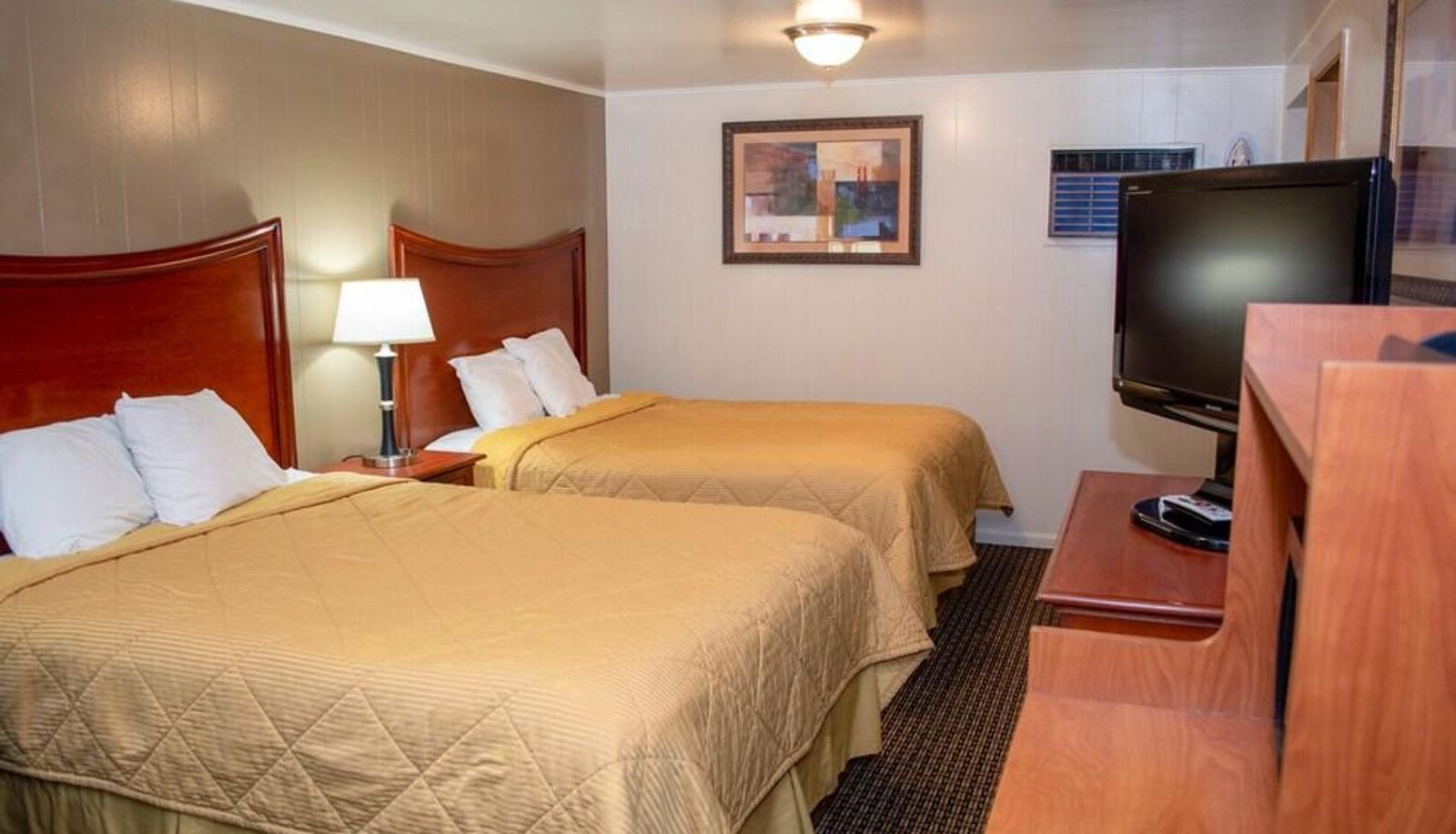 Standard room - Oregon Motel 8 and RV Park