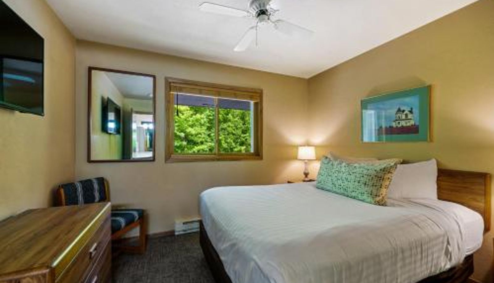 Room - Somerset Inn & Suites