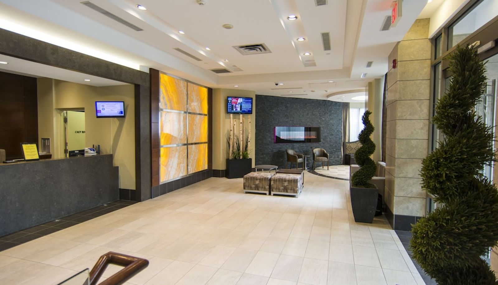 Hall - Maplewood Suites - Square One